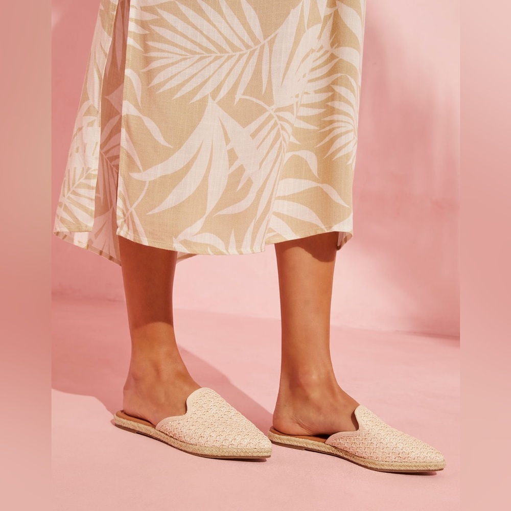 Pointed Toe Raffia Mule NWT